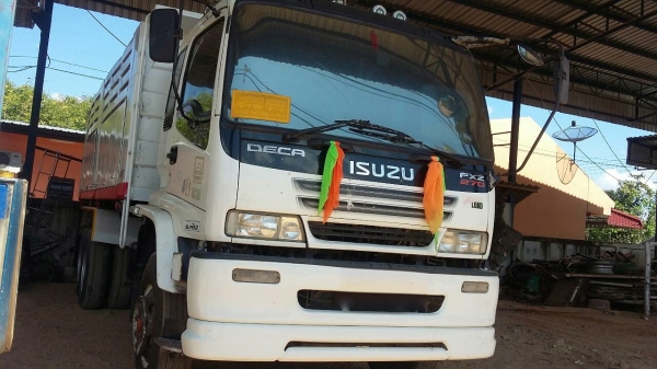 รถอีซุซุ 10 ล้อดั้ม FXZ 270 แรงม้า ปี 47.    สนใจติดต่อ  081 - 6079515
