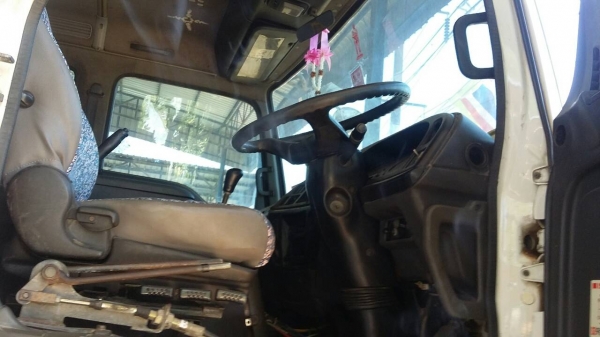 รถอีซุซุ 10 ล้อดั้ม FXZ 270 แรงม้า ปี 47.    สนใจติดต่อ  081 - 6079515