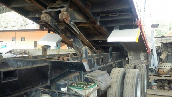 รถอีซุซุ 10 ล้อดั้ม FXZ 270 แรงม้า ปี 47.    สนใจติดต่อ  081 - 6079515