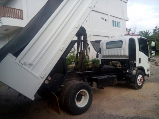 รถอีซุซุ 6 ล้อดั้ม NPR 150 แรงม้า ปี 53.   ( รถวิ่ง 3xx,xxx กม. )     สนใจติดต่อ  081 - 6079515