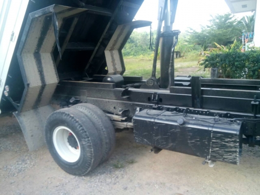 รถอีซุซุ 6 ล้อดั้ม NPR 150 แรงม้า ปี 53.   ( รถวิ่ง 3xx,xxx กม. )     สนใจติดต่อ  081 - 6079515