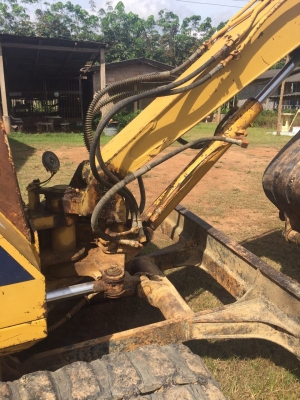 ขายรถแบคโฮ KOMATSU PC40-6 เครื่อง 36แรงม้า สภาพดี สนใจโทร 081-970-1072