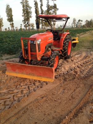 ขายรถไถ L4708 พร้อมผาน6/22 ตราช้าง สภาพสวยยางเต็ม4เส้นพร้อมใช้งาน