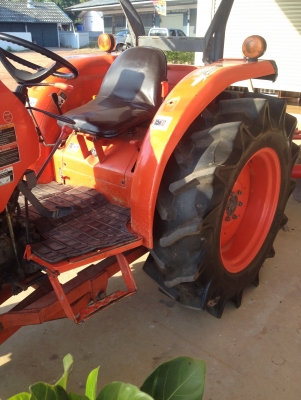 ขายรถไถ L4708 พร้อมผาน6/22 ตราช้าง สภาพสวยยางเต็ม4เส้นพร้อมใช้งาน