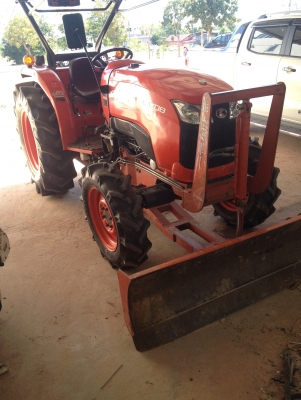 ขายรถไถ L4708 พร้อมผาน6/22 ตราช้าง สภาพสวยยางเต็ม4เส้นพร้อมใช้งาน