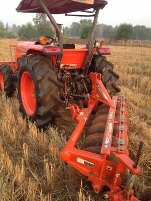 ขายรถไถ L4708 พร้อมผาน6/22 ตราช้าง สภาพสวยยางเต็ม4เส้นพร้อมใช้งาน