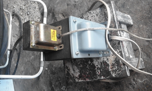 หม้อแปลงไฟ 220-115 ออโต้ 2000va usa (ตัวใหญ่)