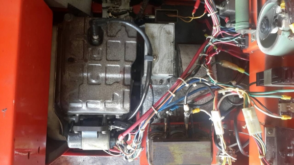 เครื่องปั่นไฟพร้อมเชื่อมยี่ห้อเดนโย้เครื่องเบนซิน4จังหวะแบบตู้เก็บเสียงสภาพสวยของญี่ปุ่นแท้เก่าเก็บราคา 22,000บาท