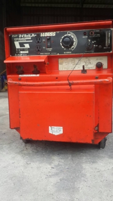 เครื่องปั่นไฟพร้อมเชื่อมยี่ห้อเดนโย้เครื่องเบนซิน4จังหวะแบบตู้เก็บเสียงสภาพสวยของญี่ปุ่นแท้เก่าเก็บราคา 22,000บาท