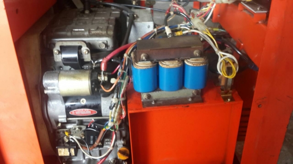 เครื่องปั่นไฟพร้อมเชื่อมยี่ห้อเดนโย้เครื่องเบนซิน4จังหวะแบบตู้เก็บเสียงสภาพสวยของญี่ปุ่นแท้เก่าเก็บราคา 22,000บาท