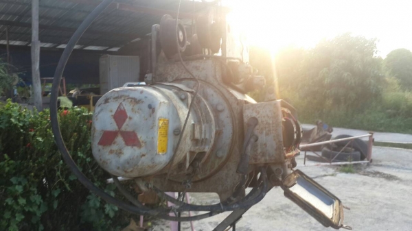 ลอกขนาด 1 ตัน มิซูบิชิ เก่าญี่ปุ่น ขายตามสภาพไฟ3สาย200v. ราคา15,000บาท