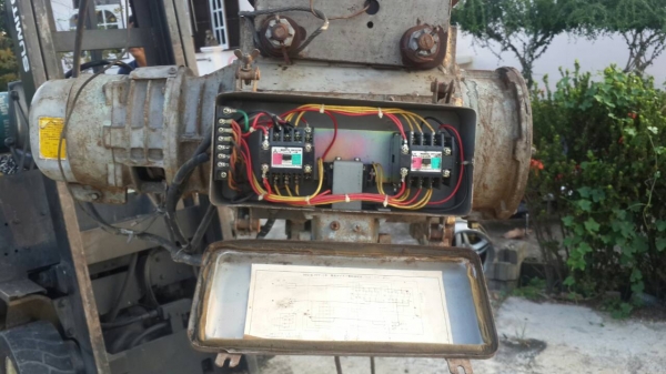 ลอกขนาด 1 ตัน มิซูบิชิ เก่าญี่ปุ่น ขายตามสภาพไฟ3สาย200v. ราคา15,000บาท ลอกขนาด 1 ตัน มิซูบิชิ เก่าญี่ปุ่น ขายตามสภาพไฟ3สาย200v. ราคา15,000บาท