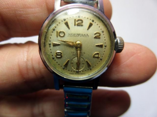 นาฬิกาข้อมือผู้หญิงยี่ห้อ NOSTRANA จากเยอรมัน