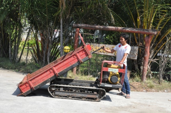 ขายรถบรรทุก ตีนตะขาบROBIN มีเกียร์ สภาพ เดิมญี่ปุ่น อะเนคประสงค์ 19,500เท่านั้น!!