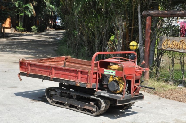 ขายรถบรรทุก ตีนตะขาบROBIN มีเกียร์ สภาพ เดิมญี่ปุ่น อะเนคประสงค์ 19,500เท่านั้น!!