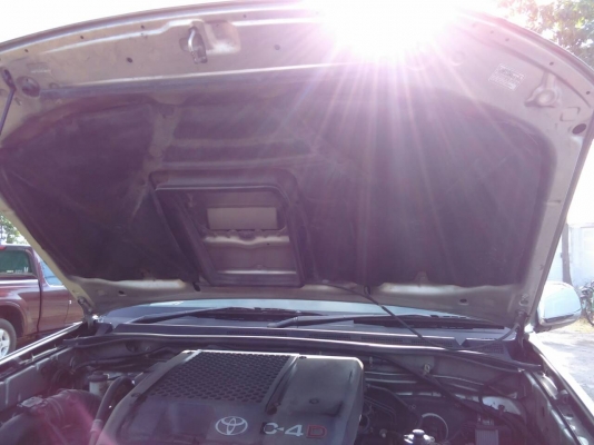 ขาย TOYOTA FORTUNER 3.0 V D4D 4 WD ปี 2005 สีบรอนซ์ เกียร์ออโต้ รถวิ่งไป 190,xxx กิโล รถมือเดียวตั้งแต่ป้ายแดง เคลียร์สีประกันมาแล้วรอบ ไม่มีชนหนักหน้าและหลัง สภาพดี ภาษีเต็มเล่มพร้อมโอน