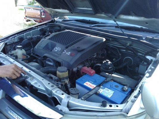 ขาย TOYOTA FORTUNER 3.0 V D4D 4 WD ปี 2005 สีบรอนซ์ เกียร์ออโต้ รถวิ่งไป 190,xxx กิโล รถมือเดียวตั้งแต่ป้ายแดง เคลียร์สีประกันมาแล้วรอบ ไม่มีชนหนักหน้าและหลัง สภาพดี ภาษีเต็มเล่มพร้อมโอน