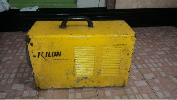 ขายด่วนตู้เชื่อมไฟฟ้าระบบอินเวอเตอร์ RILON ARC300