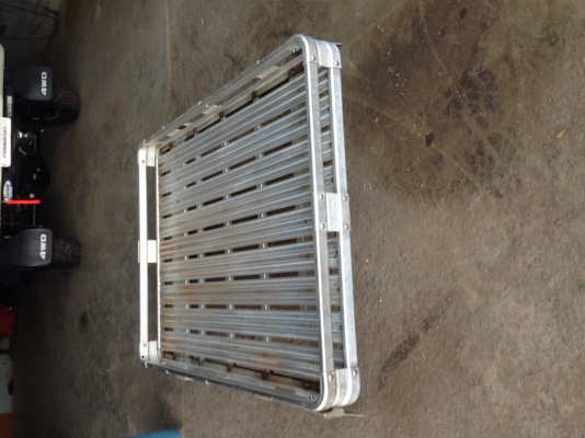 ขายแล็คหลังคามิเนียมvx80แปลงใส่รุ่นอืนได้แค่ขยับน๊อตกว้าง1.26ยาว1.57 ขายแล็คหลังคามิเนียมvx80แปลงใส่รุ่นอืนได้แค่ขยับน๊อตกว้าง1.26ยาว1.57