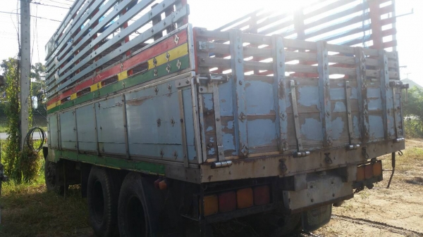 รถสิบล้อ JCM ติดแก๊ส เครื่องร็อค เกียร์ร็อค จิฟฟี่ พวงมาลัยเพาเวอร์ แก๊สลงเล่มเอกสารพร้อมโอน