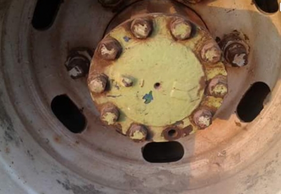 ISUZU KS 22 - 120 HP 4HF1 หกล้อดั๊มพ์ กระบะดั๊มพ์เหล็ก 4 ตันความยาว 4.30 เมตรสภาพดีไม่ผุไม่บุบพร้อมบรรทุกได้เลย เครื่องยนต์ 120 แรงวางใหม่เครื่องแน่นแรงดี ภายในเก๋งคอนโซลครบ ช่วงล่างใหญ่ติด F หน้าหลังครบ ยาง 8.25 ขอบ 16 สภาพดีประมาณ 60\% พร้อมใช้งาน เอกสาร