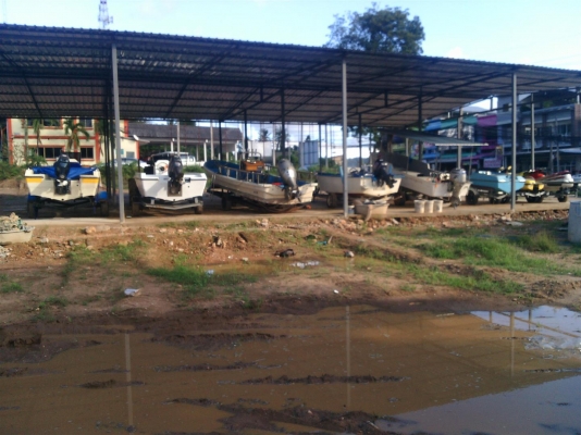 เรือไฟเบอร์ 18ฟุต เครื่องยามาฮ่า 40แรงม้า Trailerเหล็กชุบ ถังน้ำมัน 60ลิตร