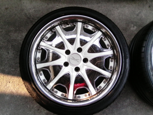 ล้อแม็ก 18นิ้ว 5รู114 พร้อมยาง สวยๆ 4 ล้อ ราคา 7990 บาท