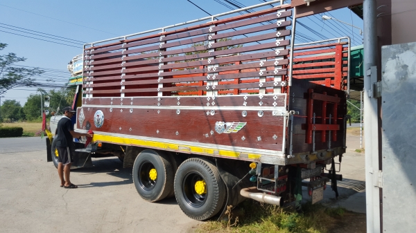 ขายหน้ายางเพลาเดียวช่วงล่างใหญ่เครื่อง175 เบรคจิฟฟีา คัทซีสวยมาก คานหน้าใหญ่ คานหลังเดิมเป็น2เพลาตอนเป็นเพลาเดียว