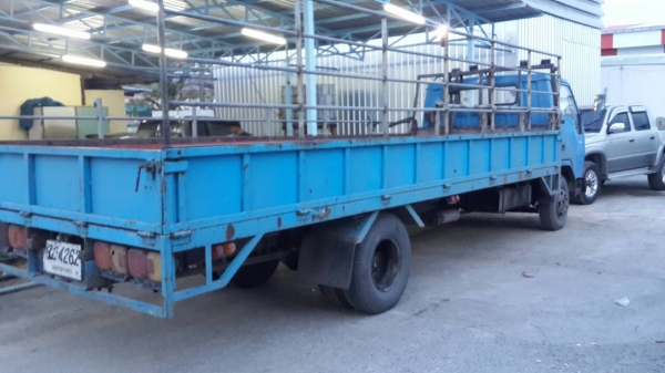 ขายด่วน รถ 6 ล้อกลาง กระบะยาว 6 เมตร