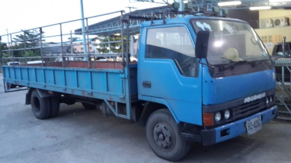 ขายด่วน รถ 6 ล้อกลาง กระบะยาว 6 เมตร