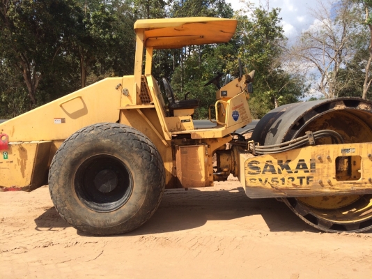 ขาย 1,550,000รถบด SAKAI 512 TF 2เปลือก 2 เพลา 8,612 ชม. เล่มทะเบียนรถสวยพร้อมใช้ 090-772-3710 090-772-3708