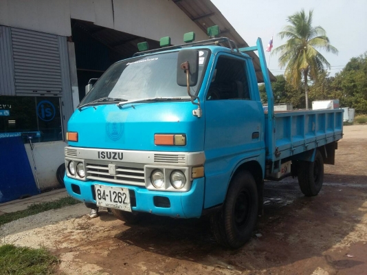 รถสี่ล้อ isuzu TL เครื่องลงเล่ม 74 แรง เครื่องดีไม่มีไอ คันซีสวย รถพร้อมใช้งาน เอกสารเล่มทะเบียนครบ ทะเบียน ม.79