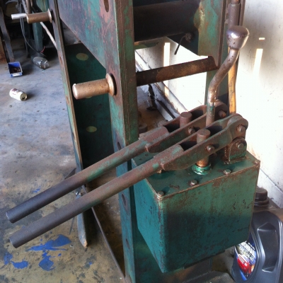 เครื่องอัด ไฮดรอลิคมือ 30 ตัน สภาพเนี๊ยบครับ เครื่องอัด ไฮดรอลิคมือ 30 ตัน สภาพเนี๊ยบครับ