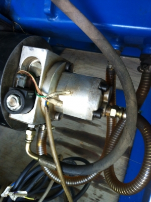 OKUTSU ไฮดรอลิคX ลิฟท์ญี่ปุ่น ไฟ 220Volt ยกหนัก800-900 กิโล ยกสูงสุดได้ 1 เมตร ลงต่ำสุดแบนราบ 6 นิ้ว เหล็กหนาญี่ปุ่น OKUTSU ไฮดรอลิคX ลิฟท์ญี่ปุ่น ไฟ 220Volt ยกหนัก800-900 กิโล ยกสูงสุดได้ 1 เมตร ลงต่ำสุดแบนราบ 6 นิ้ว เหล็กหนาญี่ปุ่น