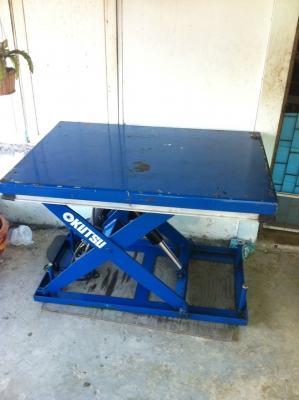 OKUTSU ไฮดรอลิคX ลิฟท์ญี่ปุ่น ไฟ 220Volt ยกหนัก800-900 กิโล ยกสูงสุดได้ 1 เมตร ลงต่ำสุดแบนราบ 6 นิ้ว เหล็กหนาญี่ปุ่น OKUTSU ไฮดรอลิคX ลิฟท์ญี่ปุ่น ไฟ 220Volt ยกหนัก800-900 กิโล ยกสูงสุดได้ 1 เมตร ลงต่ำสุดแบนราบ 6 นิ้ว เหล็กหนาญี่ปุ่น