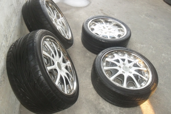 ล้อแม็ก18นิ้ว5รู114 พร้อมยาง สวยๆ 4 ล้อ ราคา 7990 บาท