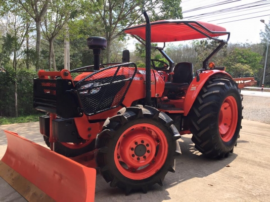 ขายรถไถ Kubota M7040 (4WD) พร้อมดันหน้า ผานบุกเบิกช้าง รถสวย พร้อมใช้งานครับ