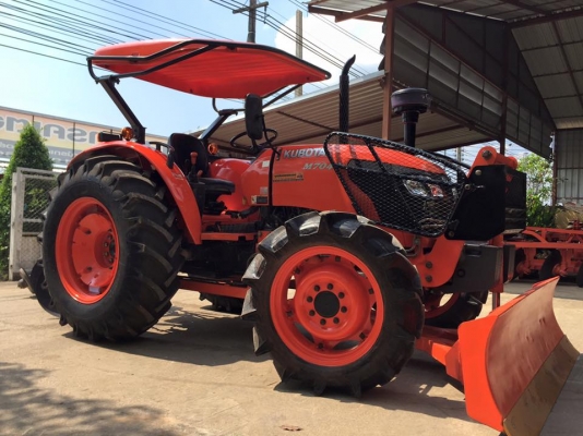 ขายรถไถ Kubota M7040 (4WD) พร้อมดันหน้า ผานบุกเบิกช้าง รถสวย พร้อมใช้งานครับ