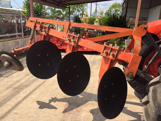 ขายรถไถ Kubota M7040 (4WD) พร้อมดันหน้า ผานบุกเบิกช้าง รถสวย พร้อมใช้งานครับ