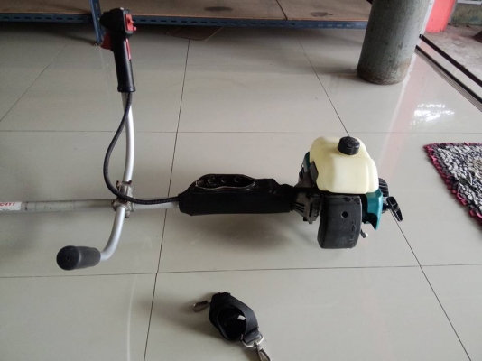 เครื่องตัดหญ้า Makita RBC411