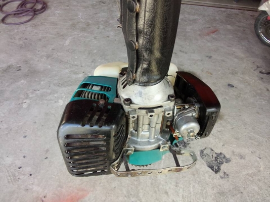 เครื่องตัดหญ้า Makita RBC411