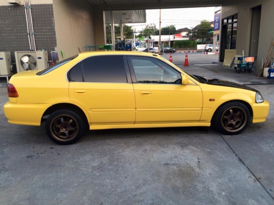 Civc ตาโต เลี่ยมๆ ลั่นๆ