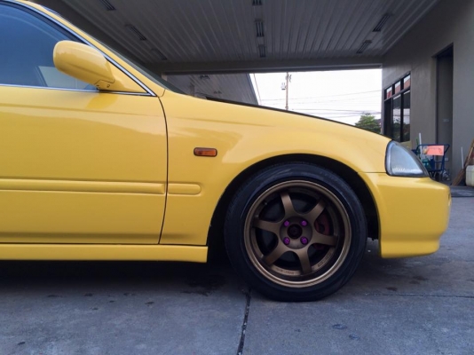 Civc ตาโต เลี่ยมๆ ลั่นๆ