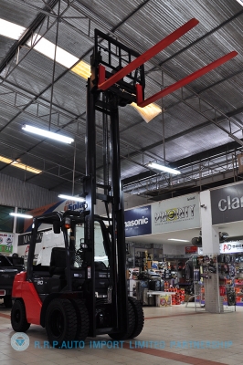 ขายรถโฟล์คลิฟท์มือสอง TOYOTA รุ่น 8FD30-30496 ราคา xxx,xxx บาท นำเข้าจากประเทศญี่ปุ่น 100\% ไม่เคยใช้งานในไทย