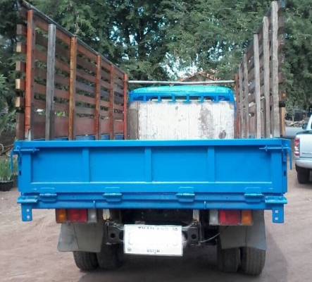 ISUZU TL 100 HP 4BC1 รถหกล้อบรรทุก วางหัวเก๋งมิตซูบิชิ CANTER ลงเล่มครบ ภายในเก๋งคอนโซลสวยครบ พวงมาลัยเพาเวอร์ เกียร์สั้นแล้ว ภายนอกกระบะคอกเหล็กความยาว 4.30 เมตรสภาพสวยมากครับ ช่วงล่างแน่นดี ยาง 7.50 ขอบ 16 สภาพดีประมาณ 70\% พร้อมบรรทุกพร้อมใช้งาน เอกสารเ