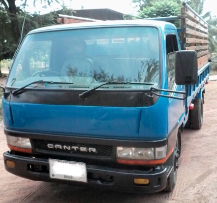 ISUZU TL 100 HP 4BC1 รถหกล้อบรรทุก วางหัวเก๋งมิตซูบิชิ CANTER ลงเล่มครบ ภายในเก๋งคอนโซลสวยครบ พวงมาลัยเพาเวอร์ เกียร์สั้นแล้ว ภายนอกกระบะคอกเหล็กความยาว 4.30 เมตรสภาพสวยมากครับ ช่วงล่างแน่นดี ยาง 7.50 ขอบ 16 สภาพดีประมาณ 70\% พร้อมบรรทุกพร้อมใช้งาน เอกสารเ