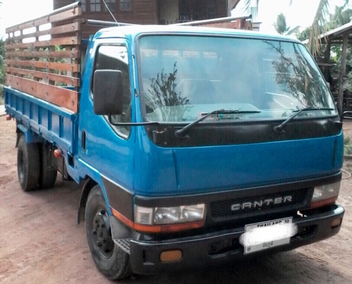 ISUZU TL 100 HP 4BC1 รถหกล้อบรรทุก วางหัวเก๋งมิตซูบิชิ CANTER ลงเล่มครบ ภายในเก๋งคอนโซลสวยครบ พวงมาลัยเพาเวอร์ เกียร์สั้นแล้ว ภายนอกกระบะคอกเหล็กความยาว 4.30 เมตรสภาพสวยมากครับ ช่วงล่างแน่นดี ยาง 7.50 ขอบ 16 สภาพดีประมาณ 70\% พร้อมบรรทุกพร้อมใช้งาน เอกสารเ