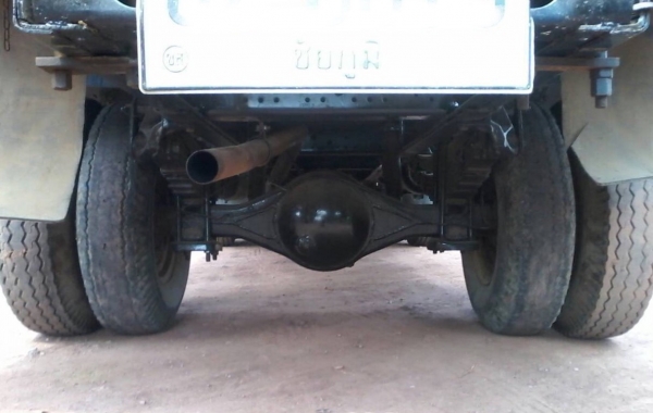 ISUZU TL 100 HP 4BC1 รถหกล้อบรรทุก วางหัวเก๋งมิตซูบิชิ CANTER ลงเล่มครบ ภายในเก๋งคอนโซลสวยครบ พวงมาลัยเพาเวอร์ เกียร์สั้นแล้ว ภายนอกกระบะคอกเหล็กความยาว 4.30 เมตรสภาพสวยมากครับ ช่วงล่างแน่นดี ยาง 7.50 ขอบ 16 สภาพดีประมาณ 70\% พร้อมบรรทุกพร้อมใช้งาน เอกสารเ