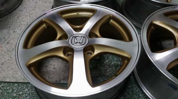 ล้อ Honda Civic ขอบ15 ทำสีปัดเงาใหม่ ใส่ วีโก้ ไทรตัน ได้เลย