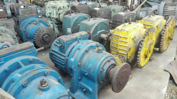 Sell>> วอร์มเกียร์ทด มีหลายแบรนด์ หลายสเปค ให้เลือกใช้งาน หรือท่านต้องการใช้ขนาดและสเปคเท่าไร สอบถามเพิ่มเติมได้ครับ.